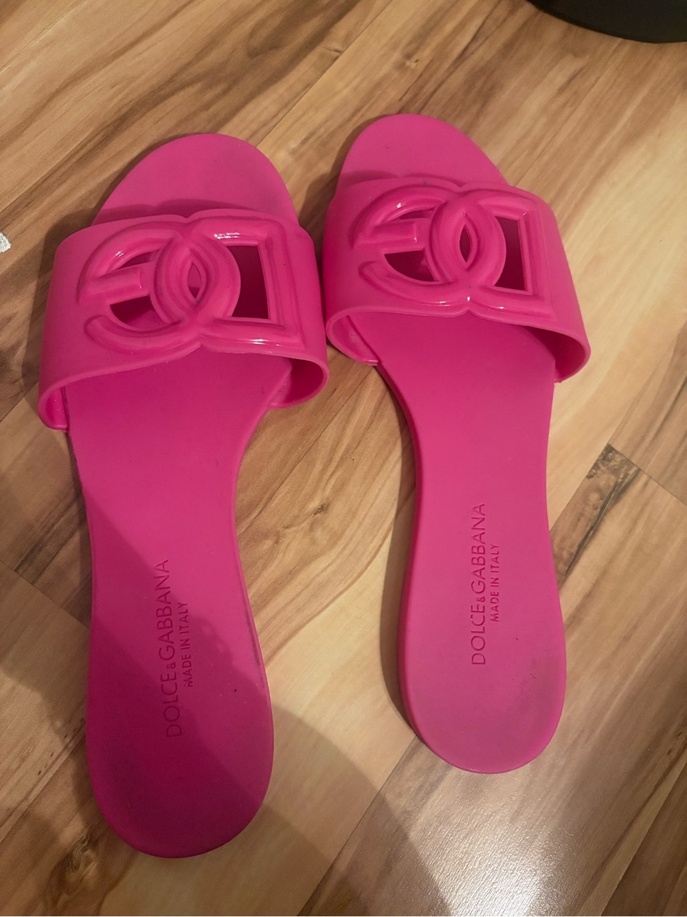 Dolce & Gabbana Vibrant Pink Logo Slide Sandals